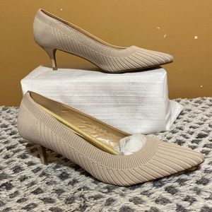 Nude knitting, covered, heel